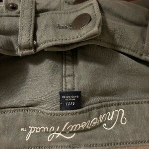 NWOT Universal thread Olive Green shorts 4/27